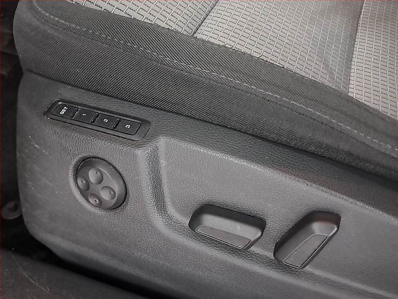 Škoda Superb (2010) 2.0 TDI, Tempomat - fotka 17 z 17