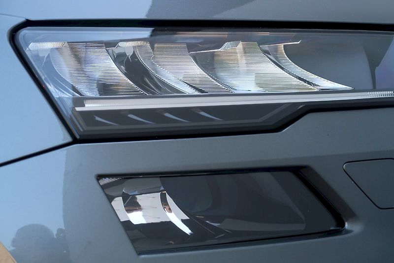 Škoda Karoq (2025) Top Selection 1.5 TSI 110 kW D - fotka 16 z 28