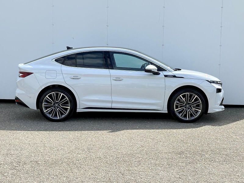Škoda Enyaq (2025) 85 kWh / 210 kW / L&K - fotka 27 z 36