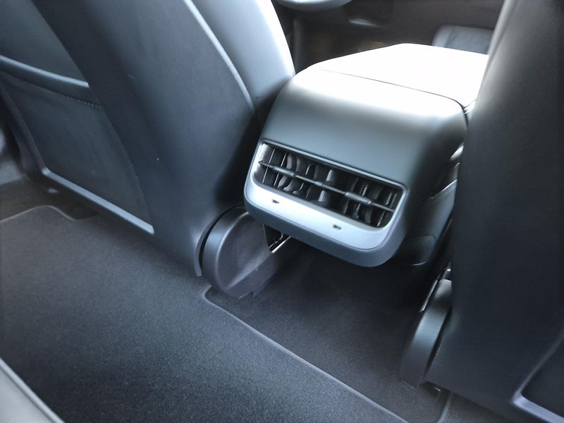 Tesla Model 3 LONG RANGE DUAL MOTOR TZ 94,2% - fotka 44 z 49