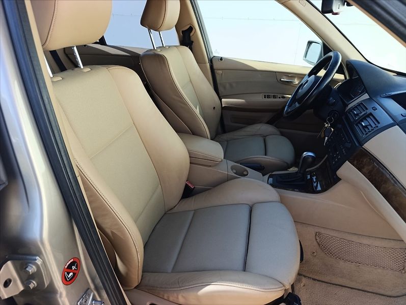 BMW X3 3,0 d aut 4x4 Kůže 1majitel ČR - fotka 28 z 36