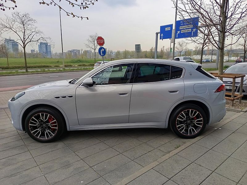 Maserati Grecale (2022) GT, hybrid, rezervováno - fotka 6 z 24