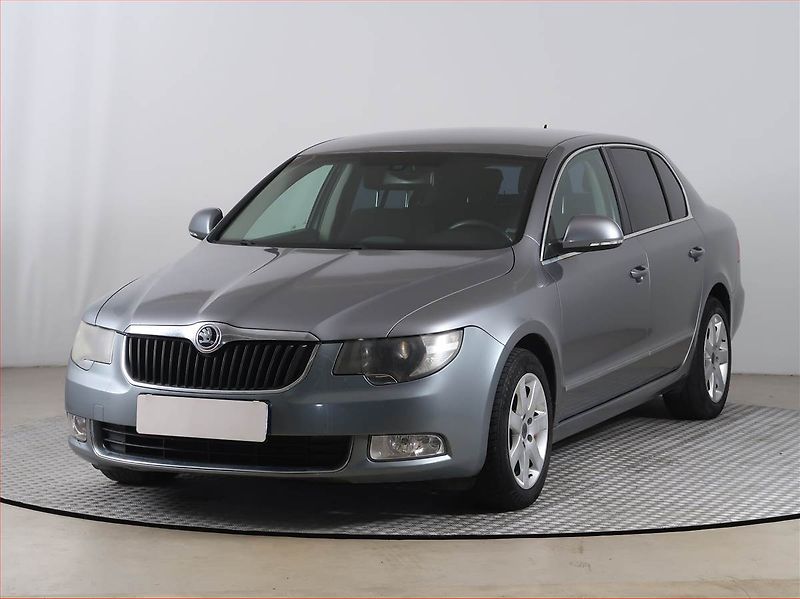 Škoda Superb (2010) 2.0 TDI, Automat, Tempomat - fotka 2 z 17