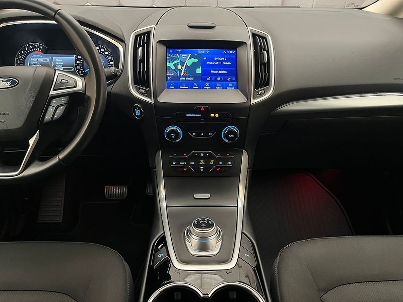 Ford Galaxy 2.5 HEV TITANIUM LED 7míst - fotka 15 z 66