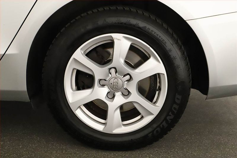 Audi A4 (2012) 2.0 TDI, Serv.kniha, Xenony - fotka 13 z 13