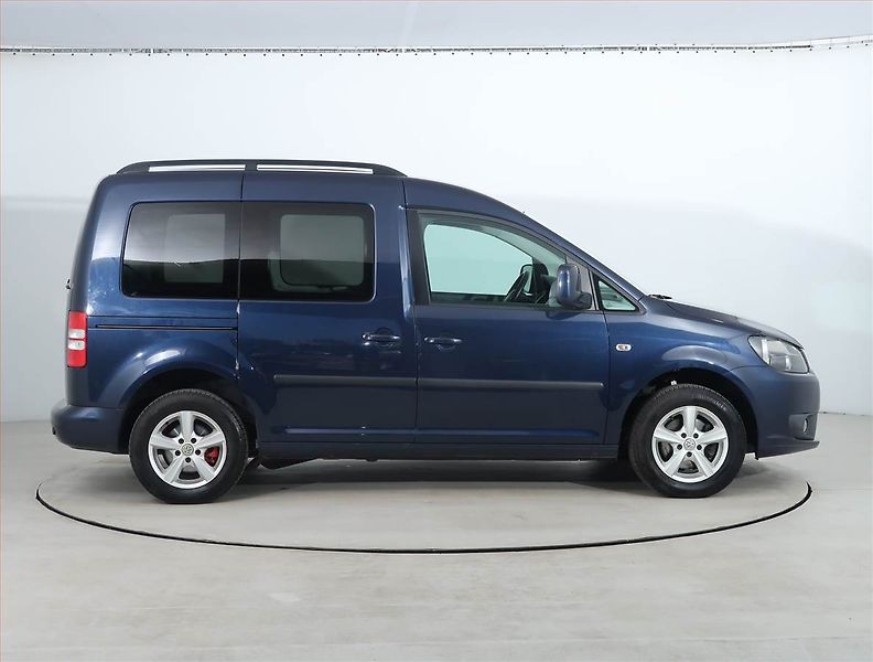 Volkswagen Caddy (2012) 2.0 EcoFuel, 7Míst - fotka 6 z 19