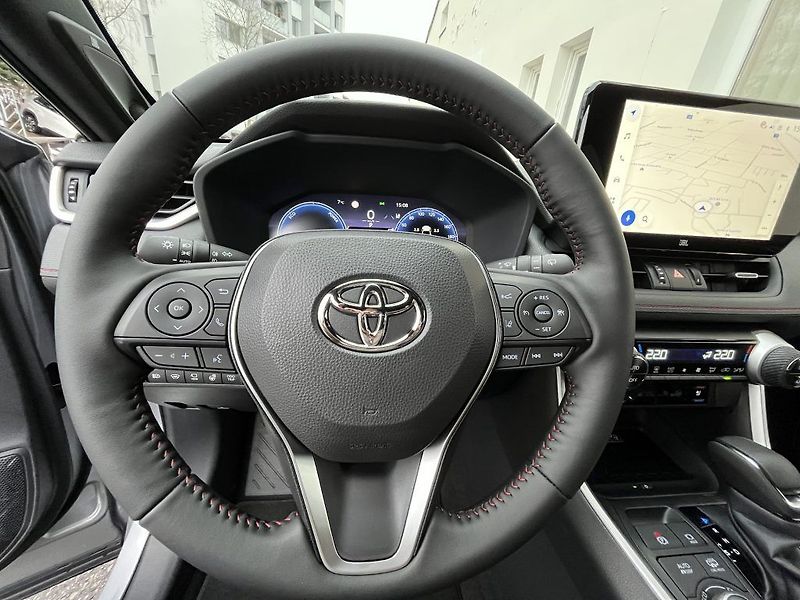 Toyota RAV4 2.5 TNGA PHEV Executive JBL - fotka 13 z 28