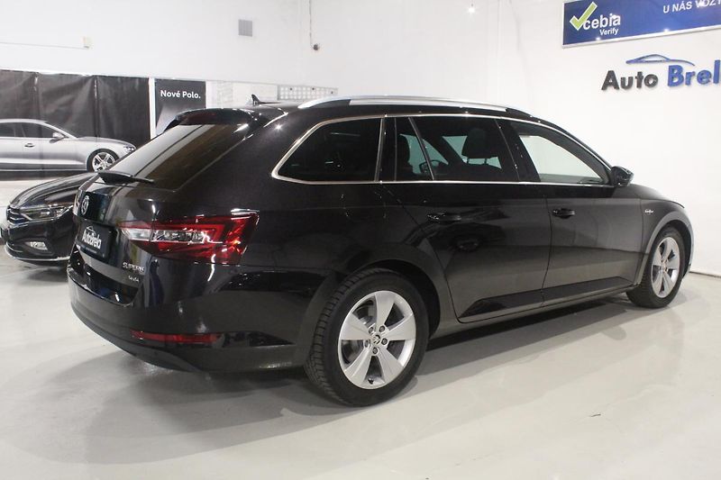 Škoda Superb (2019) 2.0TDI DSG L&K 4x4 Display - fotka 14 z 45