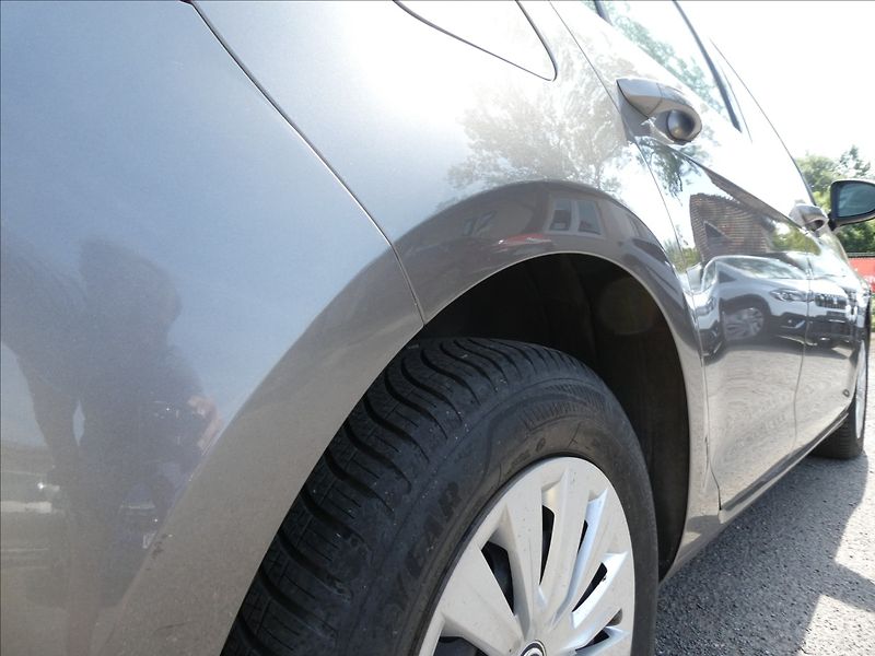 Volkswagen Golf 1,2 TSi 81kW auto klima, závěs - fotka 11 z 50