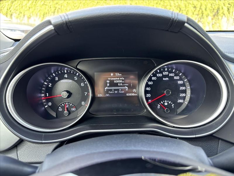 Kia Ceed 1,5 TGDi TOP ZÁRUKA CARPLAY - fotka 39 z 39