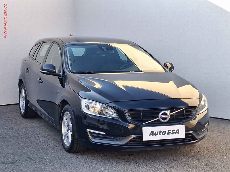 Volvo V60 (2014) 2.0 D3, AC, navi, park.asist - fotografie inzerátu