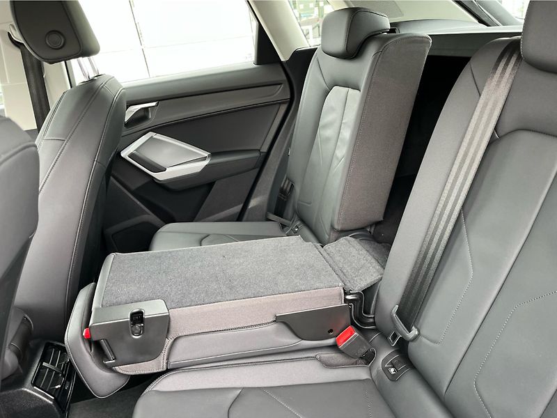 Audi Q3 ADVANCED 2.0 TDI 110 KW QUATTR - fotka 25 z 30