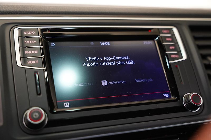 Volkswagen Caravelle - fotka 18 z 29