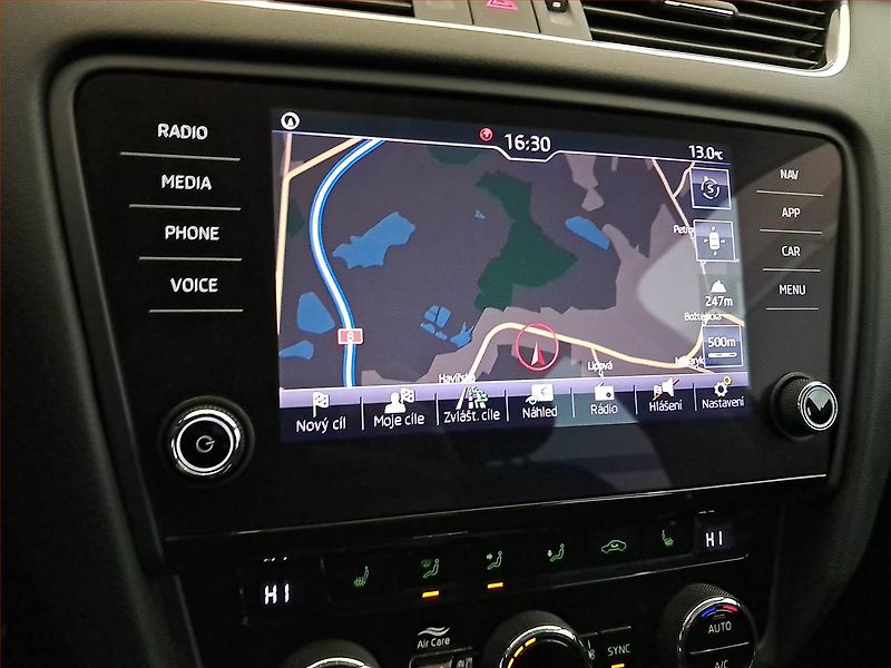 Škoda Octavia (2018) 1.6 TDI, Automat, Navi - fotka 13 z 16