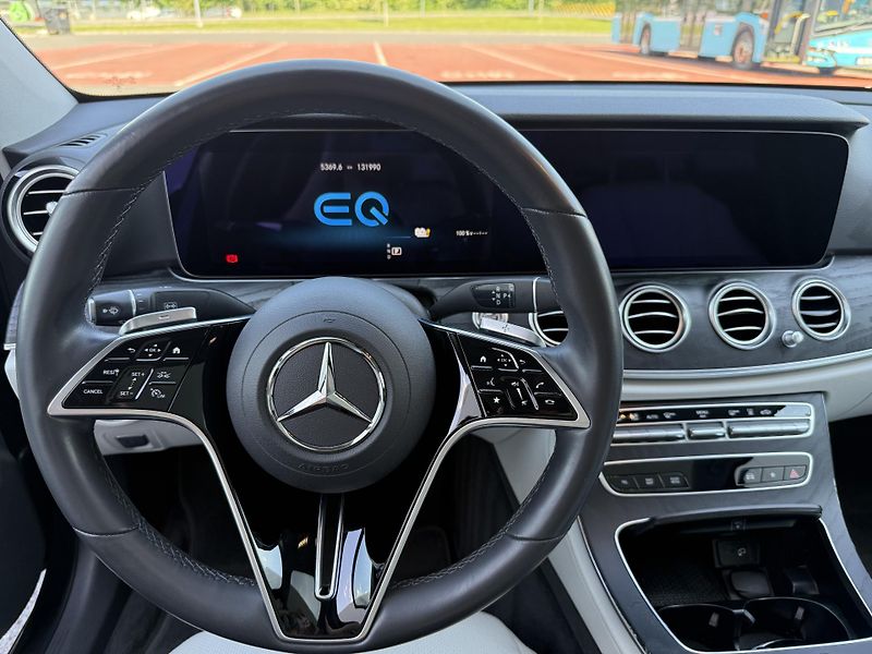 Mercedes-Benz Třídy E (2020) 4MATIC, AMG Line, původ ČR - fotka 11 z 24