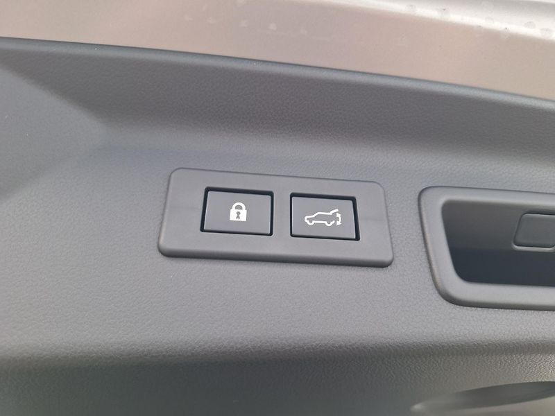 Subaru Forester (2026) Comfort s NAVI -65.000 Kč - fotka 13 z 21