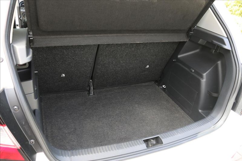Škoda Fabia 1,0 ČR, 1. Majitel - fotka 29 z 33