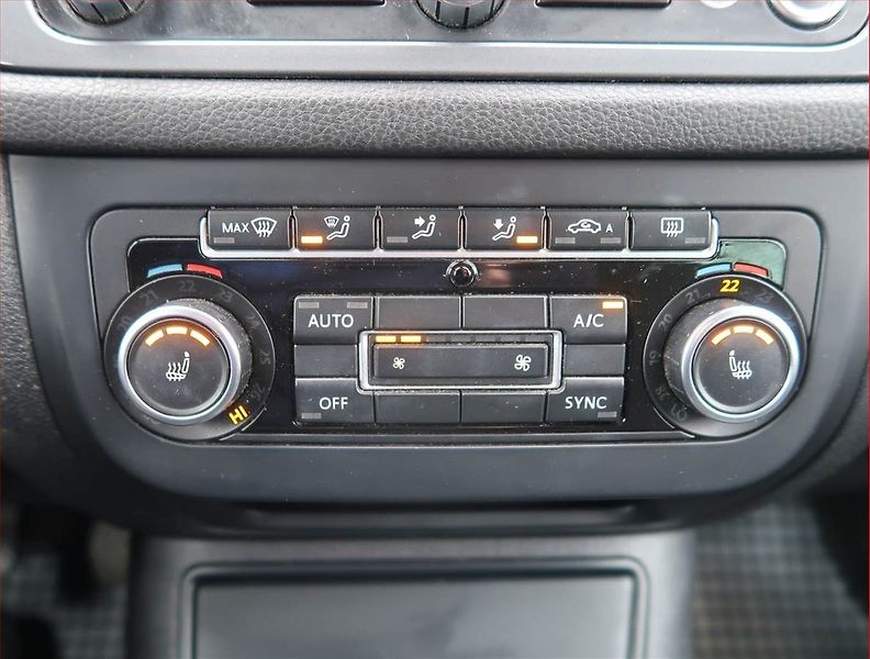 Volkswagen Tiguan (2014) R-Line 2.0 TDI, 4X4, Navi - fotka 15 z 17