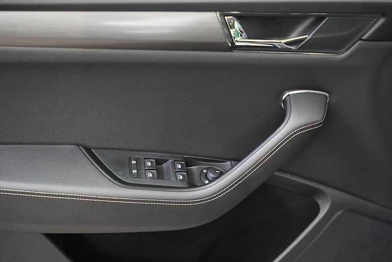 Škoda Superb - fotka 13 z 27