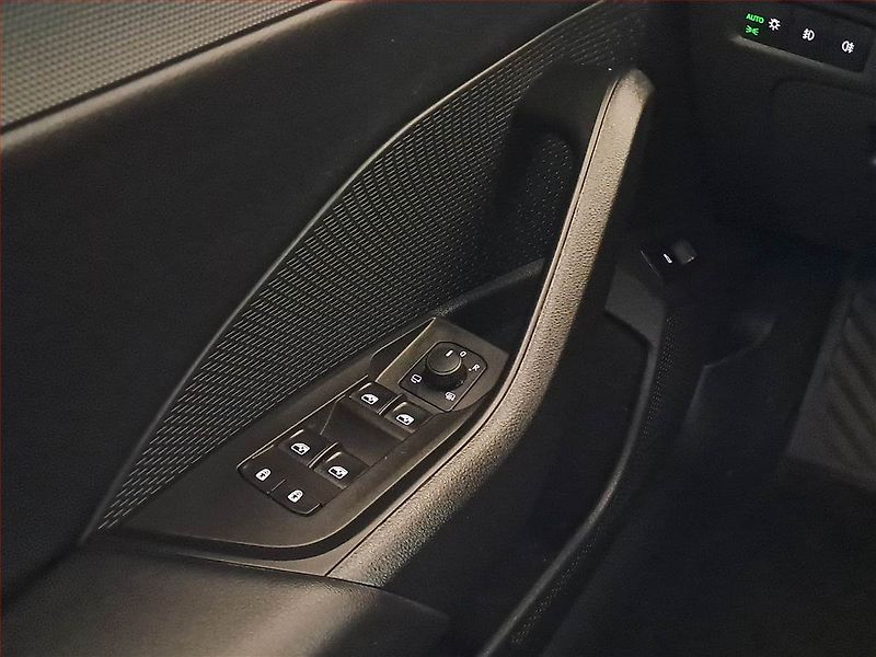 Škoda Octavia (2023) 2.0 TDI - fotka 18 z 20