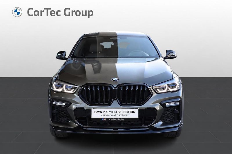 BMW X6 M50i - fotka 2 z 17