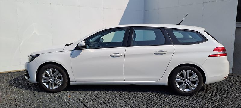 Peugeot 308 (2019) SW ACTIVE 1.2 PureTech 110 MAN - fotka 8 z 16
