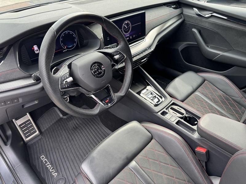 Škoda Octavia (2023) RS 2.0 TSI 180kW DSG | MATRIX - fotka 20 z 44