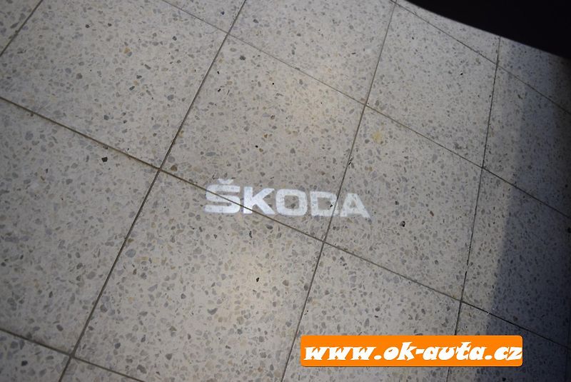 Škoda Octavia 2.0 TDI STYLE PLUS MATRIX DSG  - fotka 36 z 77