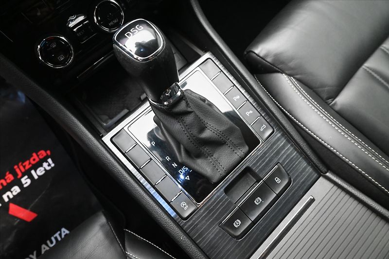 Škoda Superb 2,0 TDI 110 kW DSG Style Záruk - fotka 23 z 33