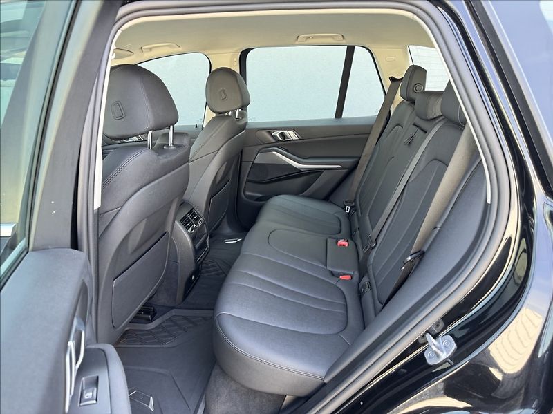BMW X5 3,0 xDrive 30d DPH 1.maj. ČR - fotka 19 z 50