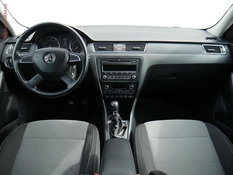 Škoda Rapid (2012) 1.2 TSi, Výhřev sed, AC - fotka 8 z 16