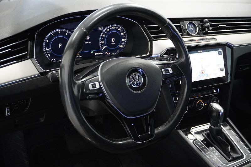 Volkswagen Passat 2,0 TSI 162kW DIGITAL, AUTOMAT - fotka 14 z 28