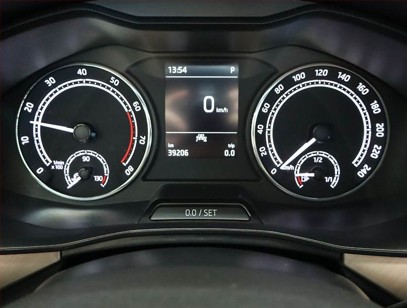 Škoda Scala (2019) 1.0 TSI, Automat, Tempomat - fotka 11 z 23