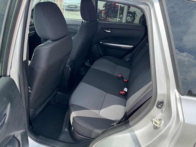 Suzuki Vitara (2026) 1,4 Premium AT Hybrid - fotka 4 z 5