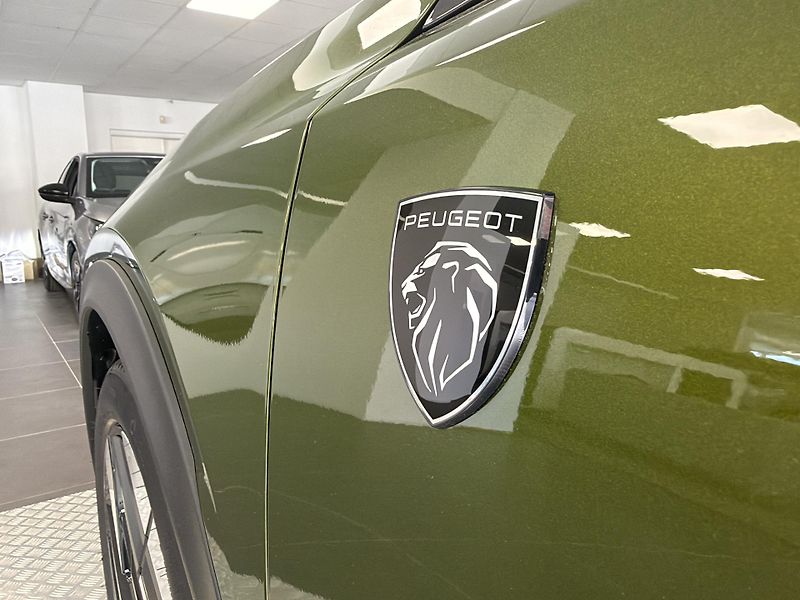 Peugeot 408 (2026) GT Plug-in HYBRID 240 e-DCS7 - fotka 8 z 33