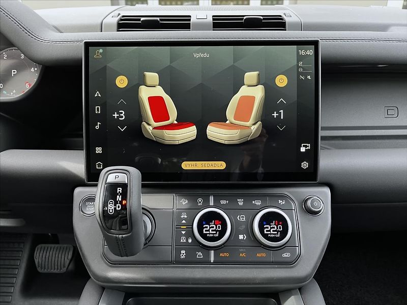 Land Rover Defender (2026) 3,0 110 X-Dynamic SE D250 AWD - fotka 15 z 18