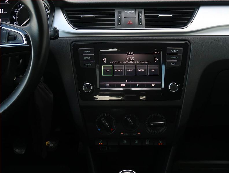 Škoda Rapid (2019) 1.0 TSI, Park. senzory - fotka 12 z 17
