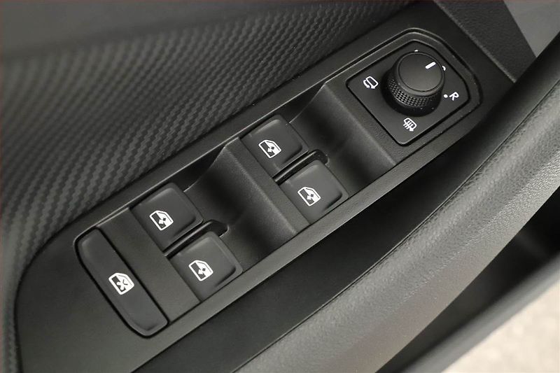 Škoda Kamiq (2025) 1.5 TSI, MONTE CARLO, AUTOMAT - fotka 20 z 21
