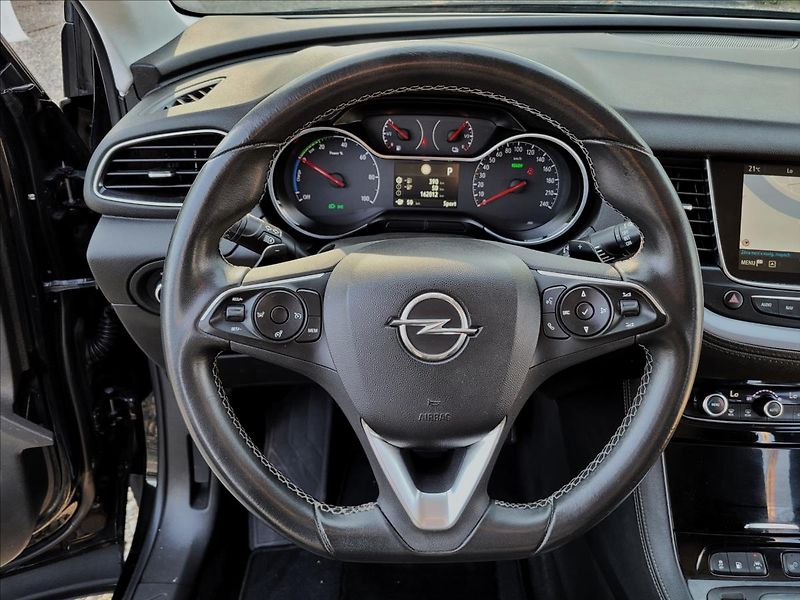 Opel Grandland X 1,6 PHEV,E-AT,Elegance,led,nav - fotka 18 z 50