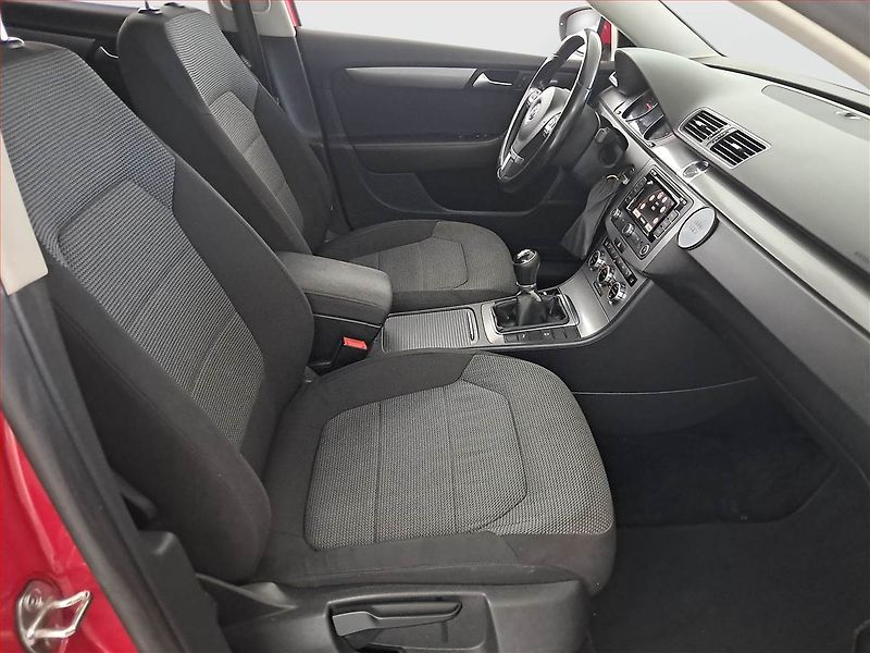 Volkswagen Passat (2014) 2.0 TDI, Navi, Tempomat - fotka 9 z 16