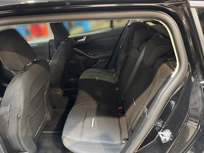 Ford Focus AUT. ACTIVE TOP VÝBAVA CZ ZÁRU - fotka 11 z 20