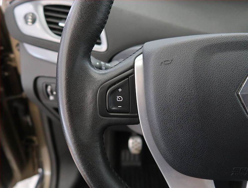 Renault Scénic (2013) BOSE 1.2 TCe, Navi, Tempomat - fotka 18 z 22