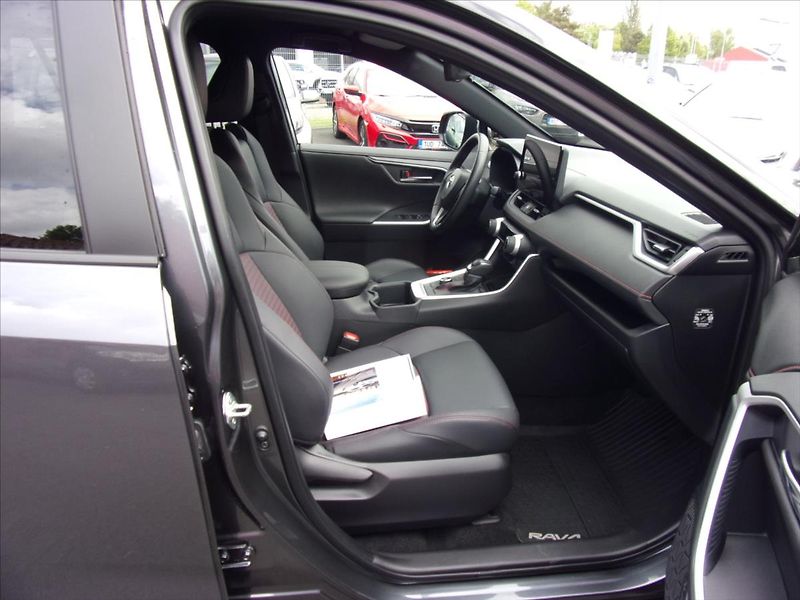 Toyota RAV4 2,5 PHEV 4WD Executive odp.DPH - fotka 9 z 33