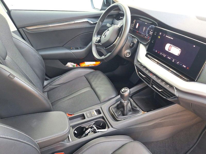 Škoda Octavia (2023) COMBI / 2.0 TDI / 85 kW / 6MP - fotka 16 z 33