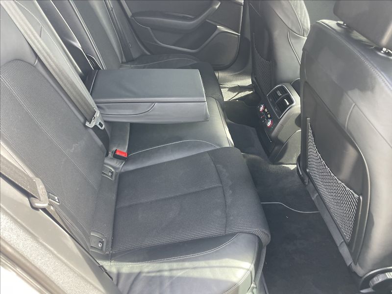 Audi A6 3,0 TDi 150kw S-Line Quattro - fotka 11 z 41