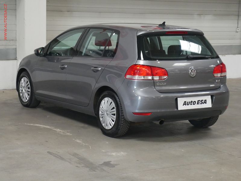 Volkswagen Golf (2010) 1.6TDi, AC, STK10/27 - fotka 6 z 13