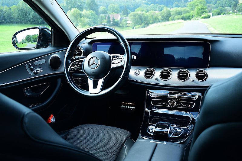Mercedes-Benz Třídy E (2019) E220d - fotka 9 z 15