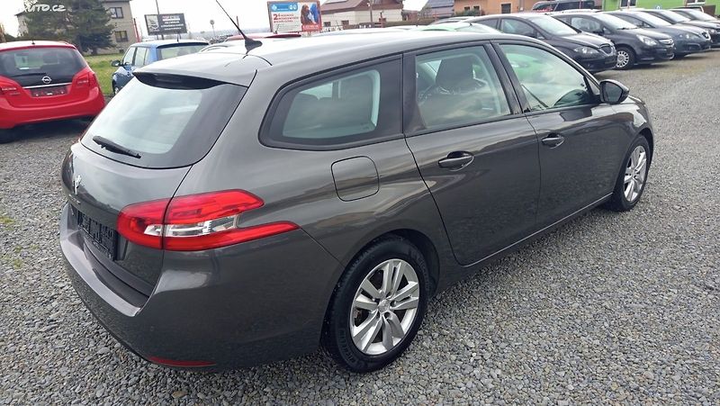 Peugeot 308 (2018) - fotka 7 z 36