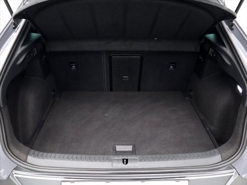 Cupra Formentor 2,0 TSI VZ 228kW DSG 4x4 DPH - fotka 10 z 42