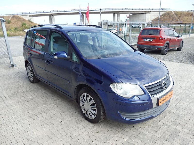 Volkswagen Touran 2,0i KLIMA ECOFUEL  - fotka 3 z 14